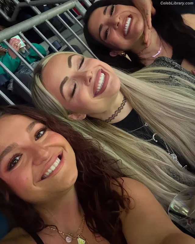 Liv Morgan photo 7 of 1800