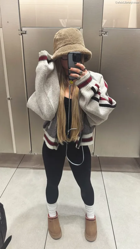Liv Morgan photo 10 of 1800