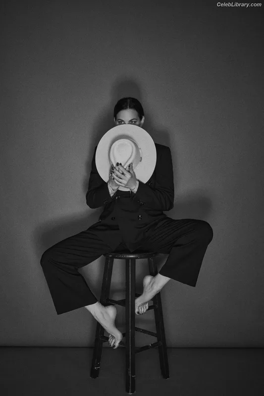 Liv Tyler photo 10 of 73