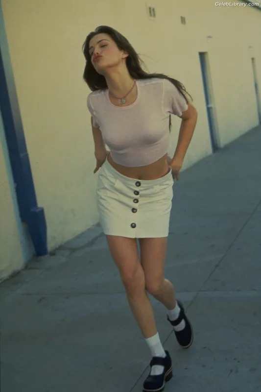 Liv Tyler photo 14 of 73