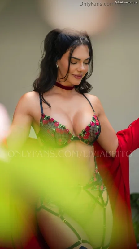 Livia Brito photo 15 of 413