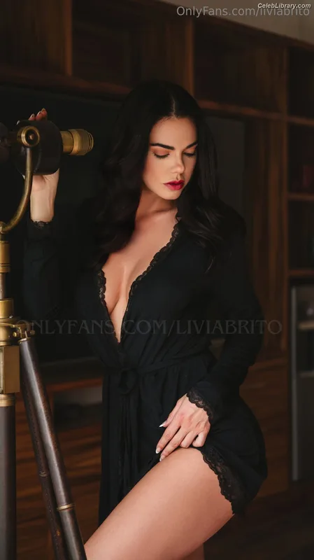 Livia Brito photo 17 of 413
