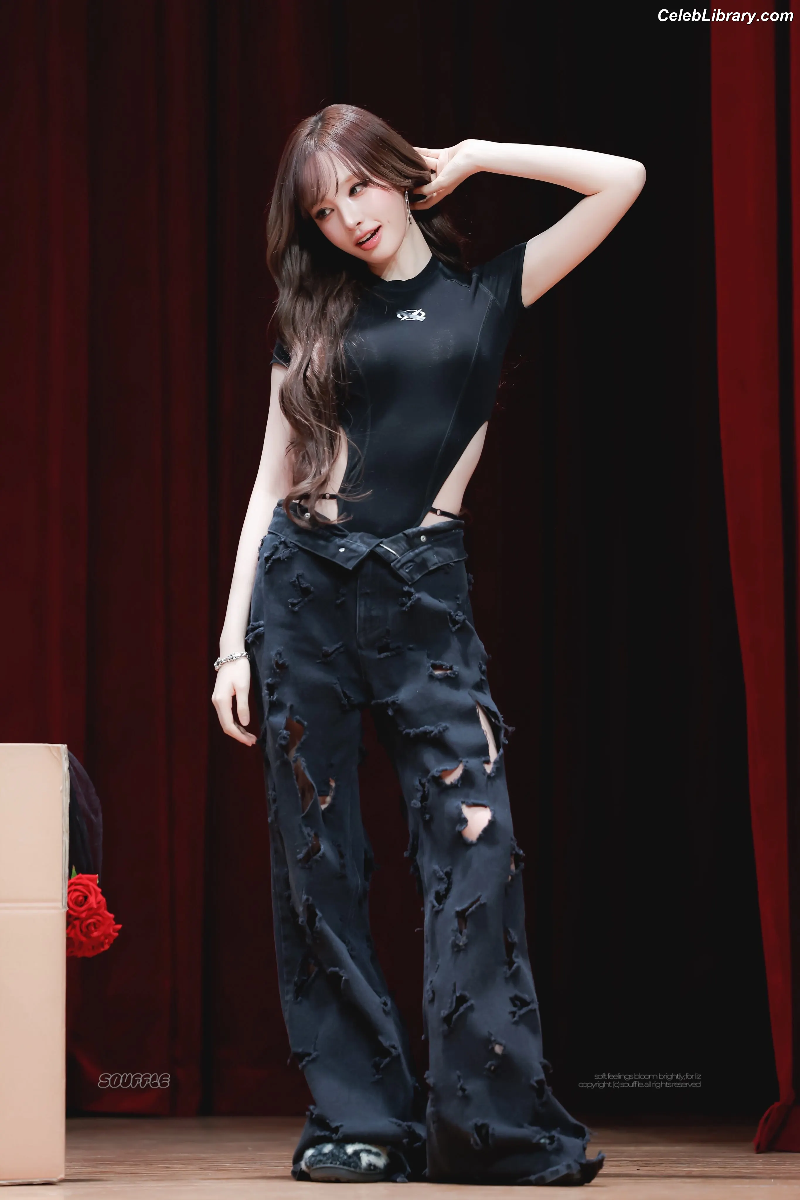 liz-kim-ji-won-김지원-ive photo 23 of 248