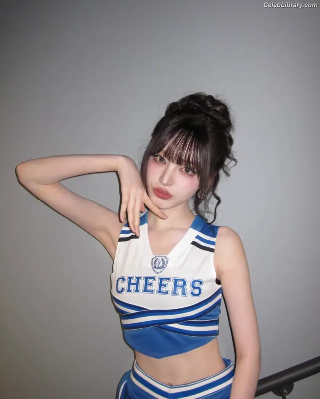 LIZ Kim Ji-won (IVE) photo 9 of 248
