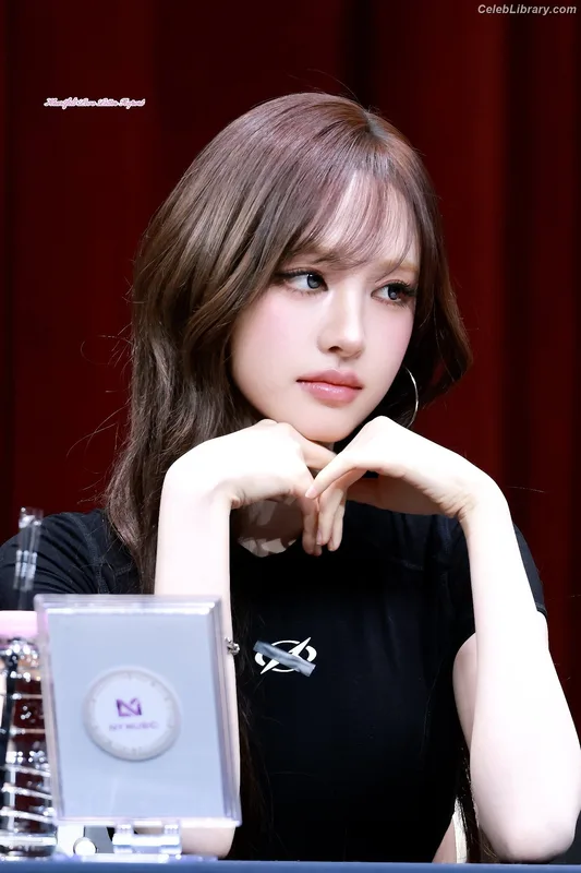 LIZ Kim Ji-won (IVE) photo 4 of 248