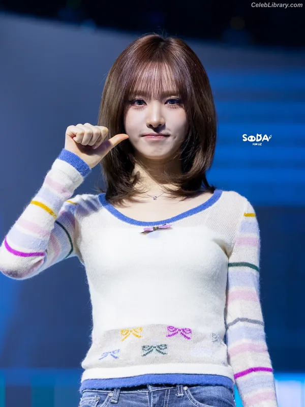 LIZ Kim Ji-won (IVE) photo 23 of 248