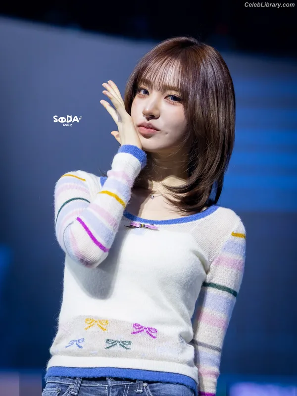LIZ Kim Ji-won (IVE) photo 1 of 248