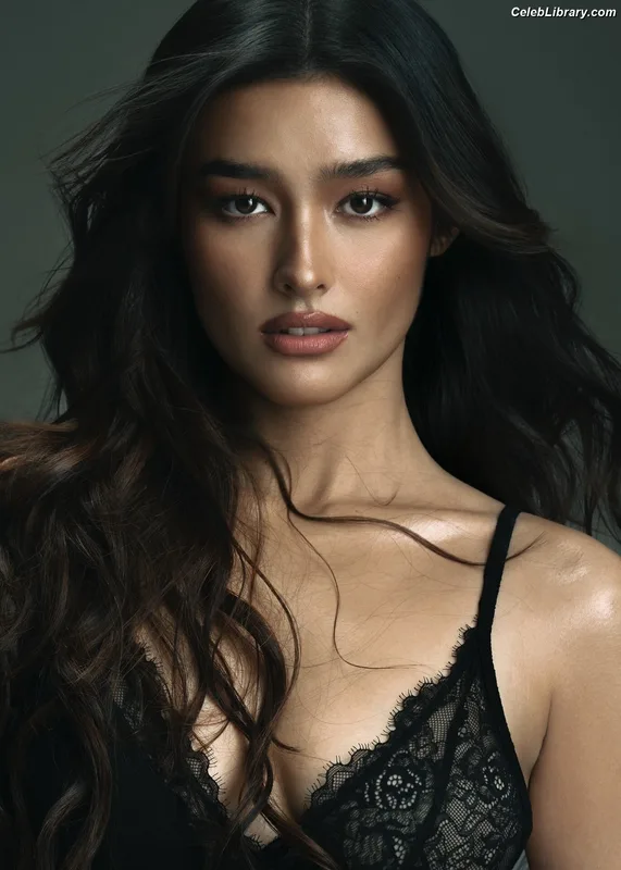 Liza Soberano photo 10 of 51