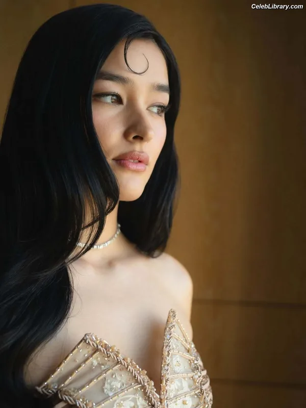 Liza Soberano photo 18 of 51