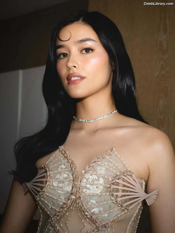 Liza Soberano photo 21 of 51