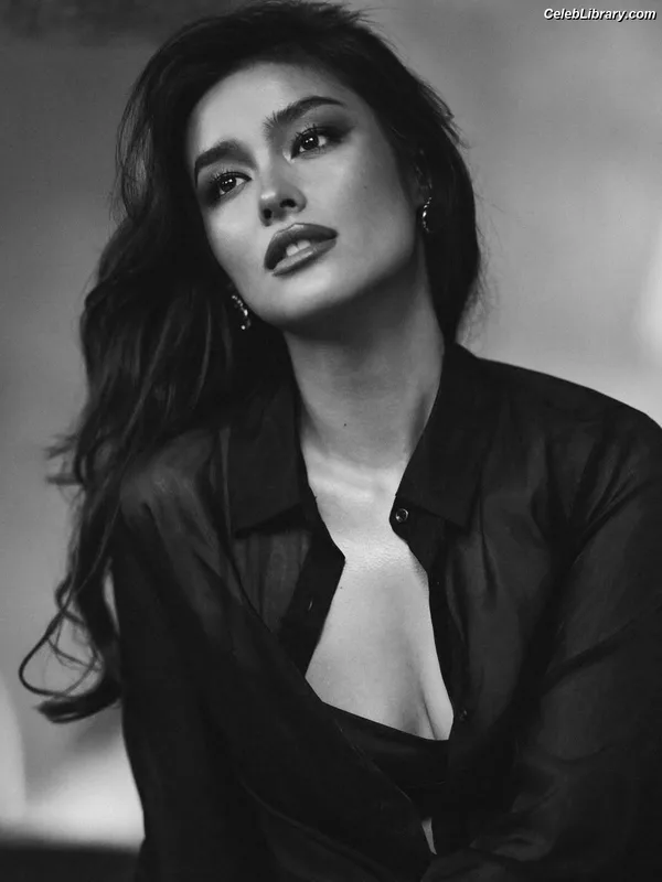 Liza Soberano photo 5 of 51