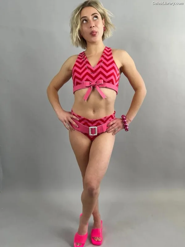 Lizze Broadway photo 1 of 27