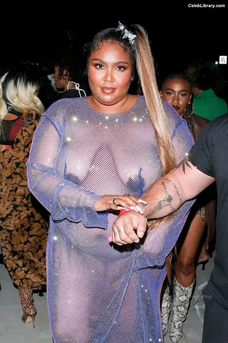Lizzo photo 6 of 158