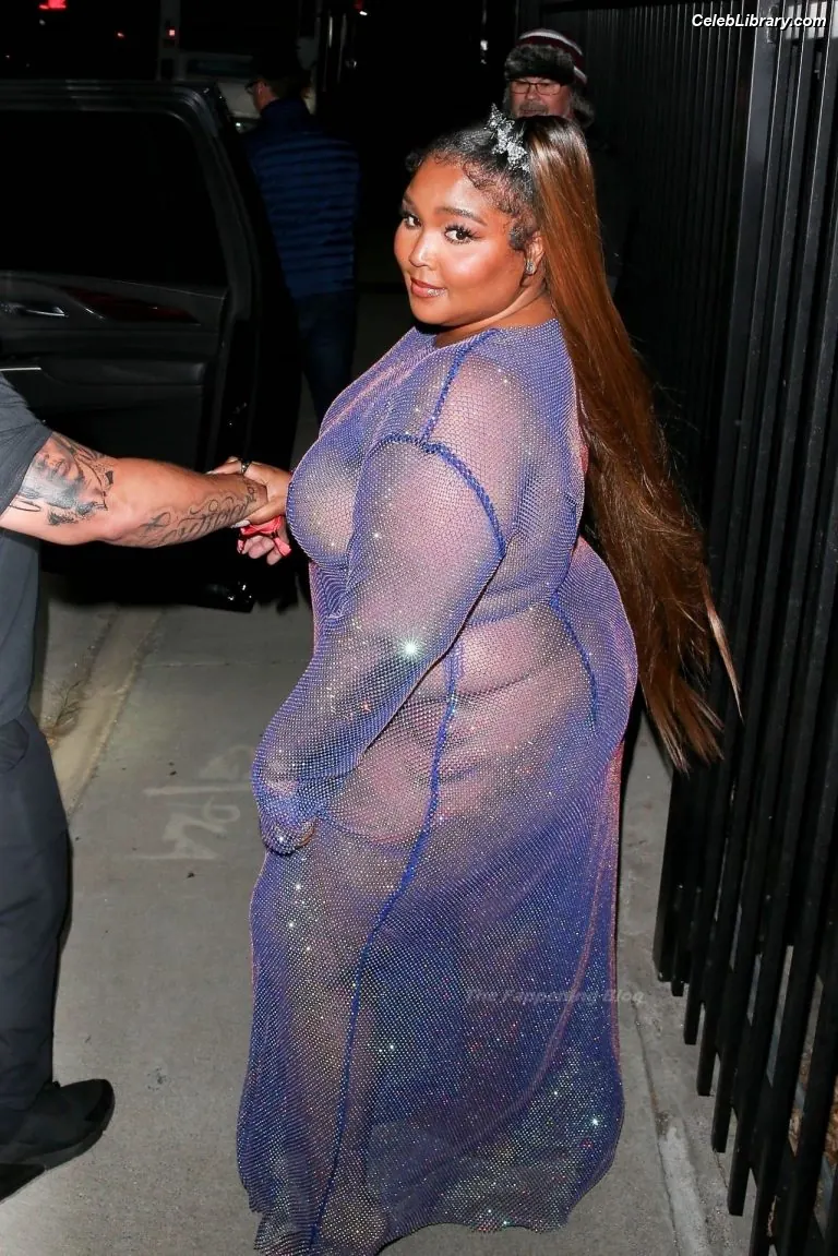 Lizzo photo 7 of 158