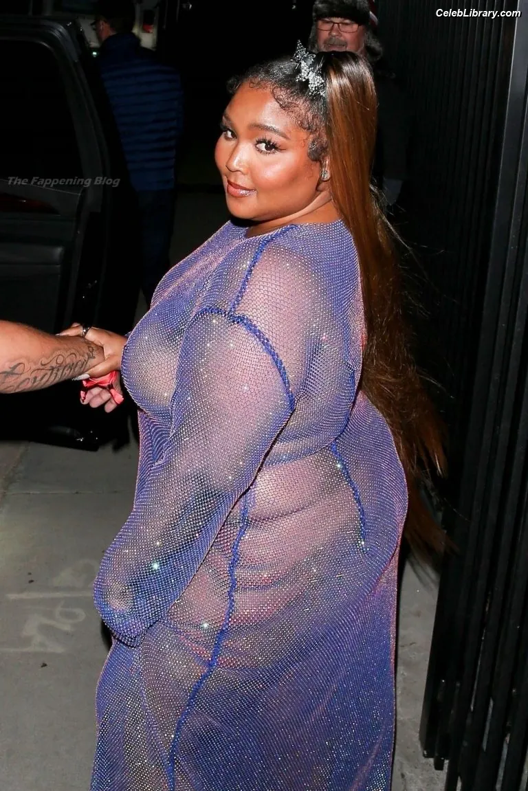 Lizzo photo 8 of 158