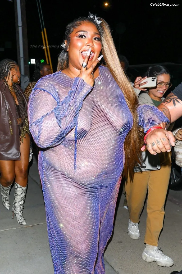 Lizzo photo 11 of 158