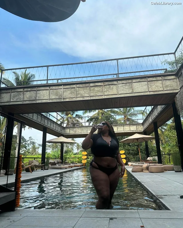 Lizzo photo 13 of 159