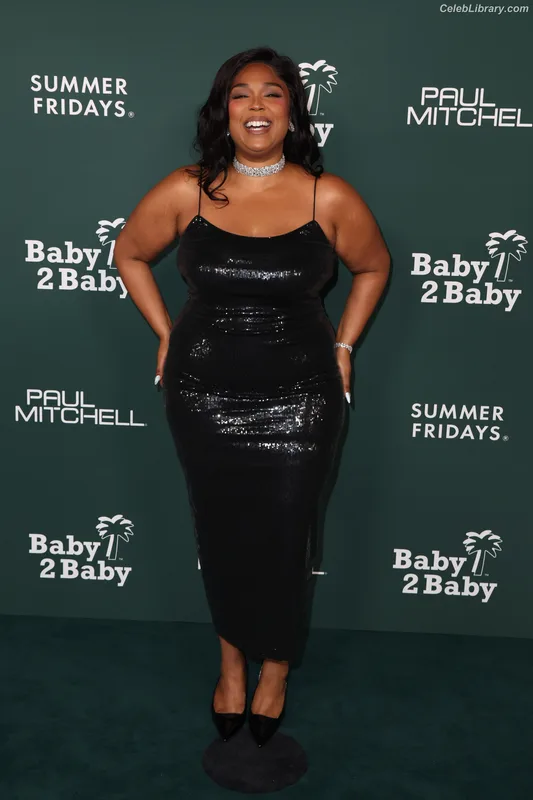 Lizzo photo 16 of 159