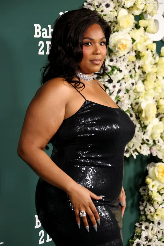 Lizzo photo 23 of 159