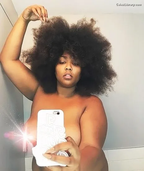 Lizzo photo 15 of 159