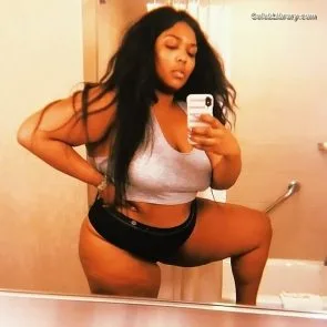 Lizzo photo 16 of 159
