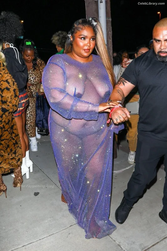 Lizzo photo 20 of 159