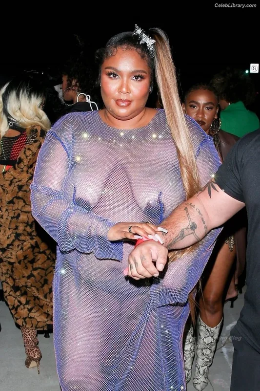 Lizzo photo 6 of 159