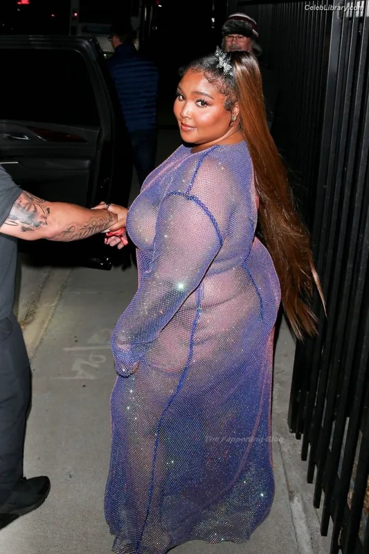 Lizzo photo 7 of 159