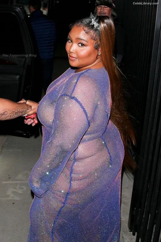 Lizzo photo 8 of 159