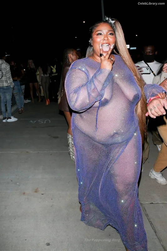 Lizzo photo 10 of 159