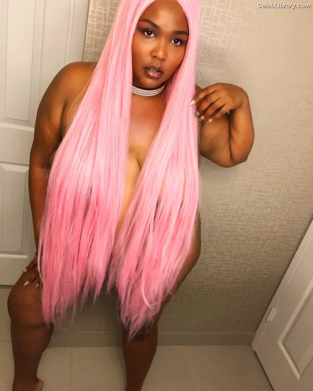 Lizzo photo 16 of 159