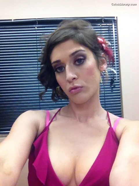 Lizzy Caplan photo 2 of 76