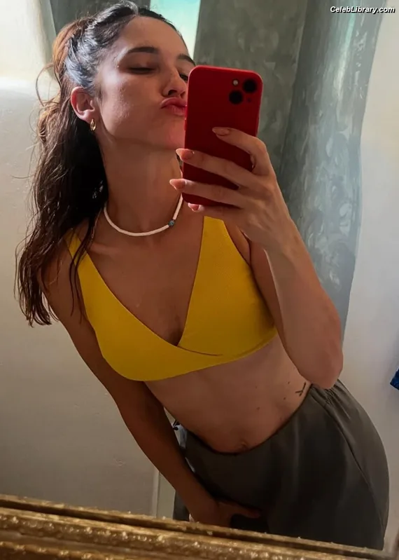 Lodovica Comello photo 3 of 112