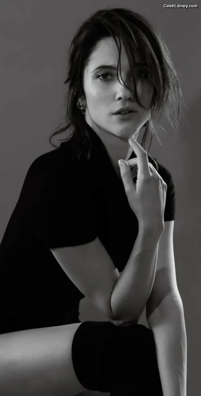 Lodovica Comello photo 7 of 112