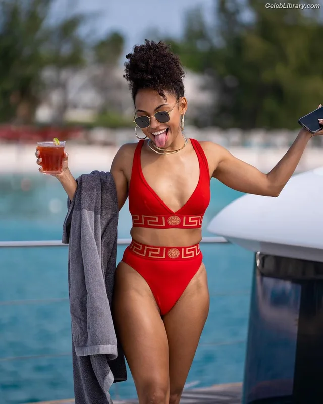 Logan Browning photo 4 of 80