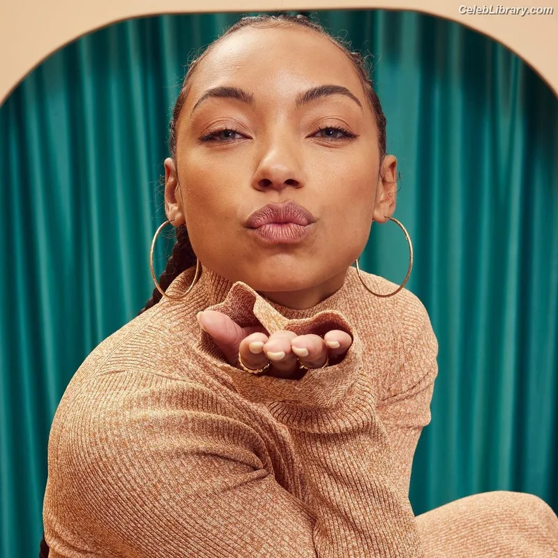 Logan Browning photo 6 of 80