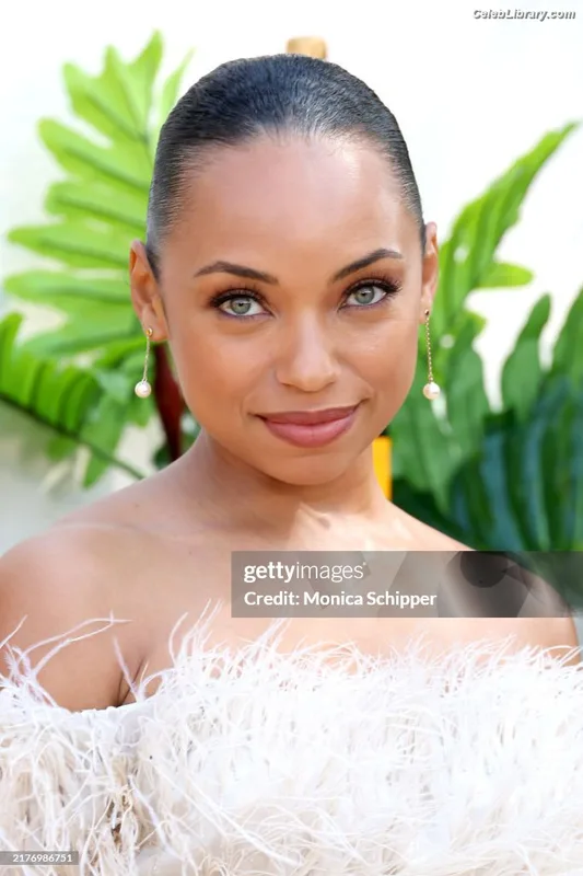 Logan Browning photo 9 of 80