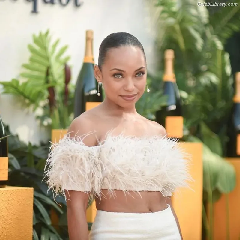 Logan Browning photo 22 of 80