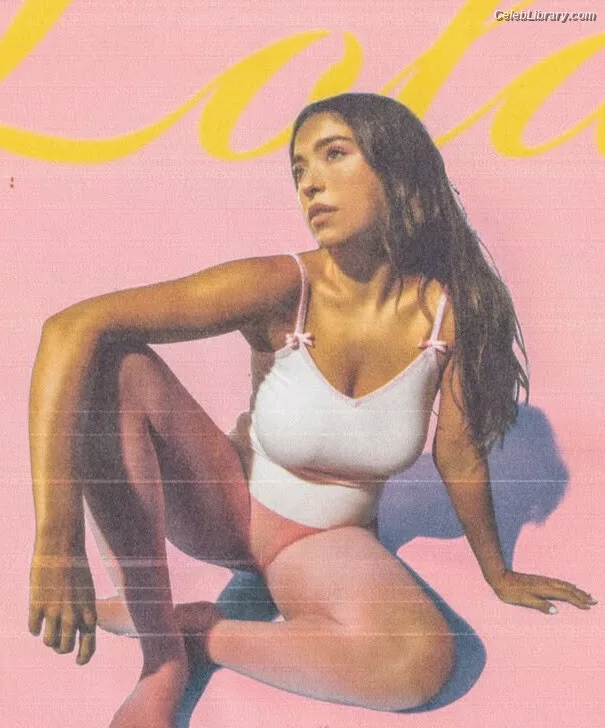Lola Consuelos photo 6 of 35