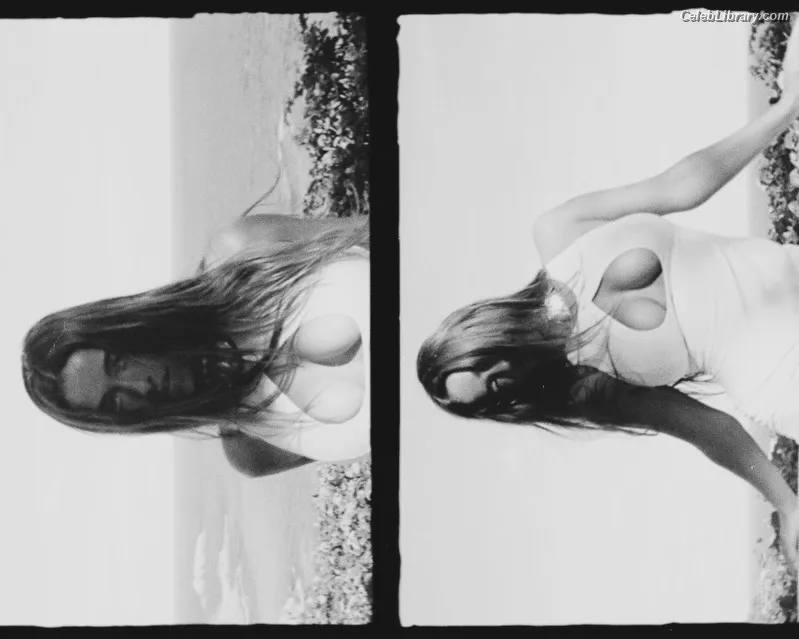 Lola Consuelos photo 20 of 35