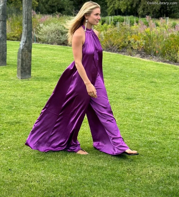 Lola Weippert photo 2 of 313