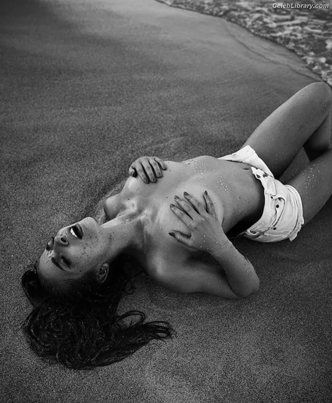 Lola Weippert photo 8 of 313