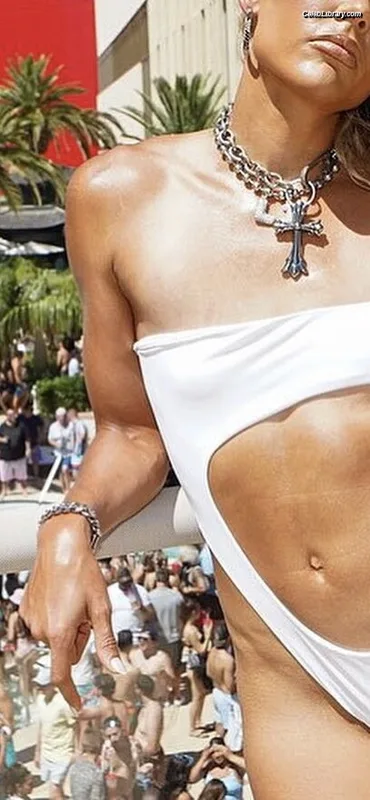 Lolo Jones photo 19 of 28