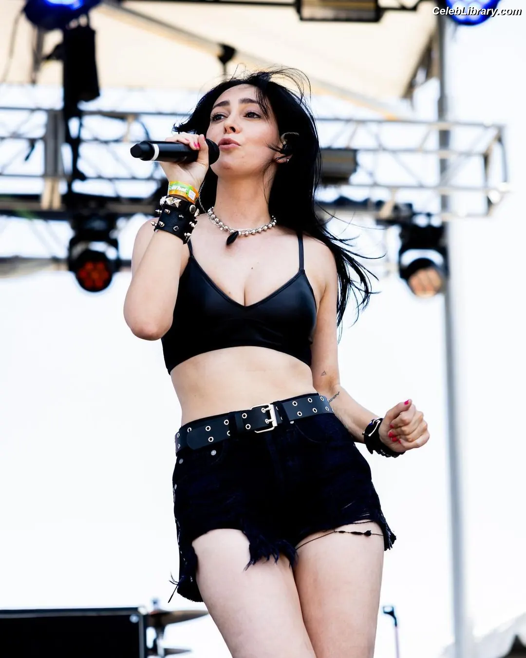 Lølø photo 1 of 1182