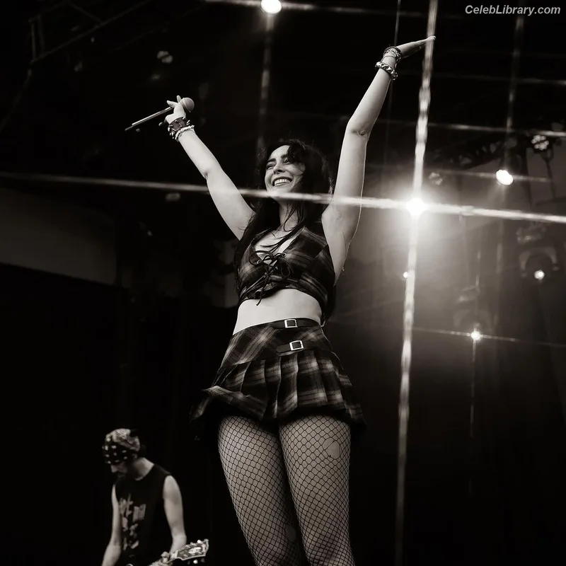 Lølø photo 19 of 1184