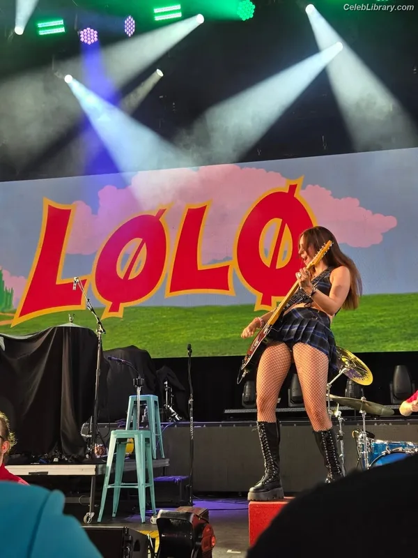 Lølø photo 1 of 1184