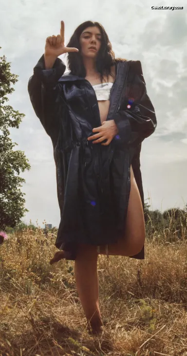 Lorde photo 14 of 543