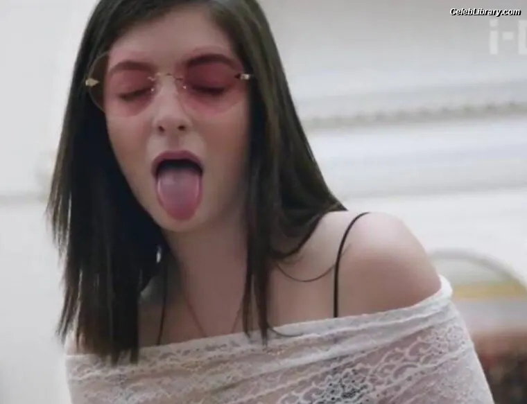 Lorde photo 15 of 543