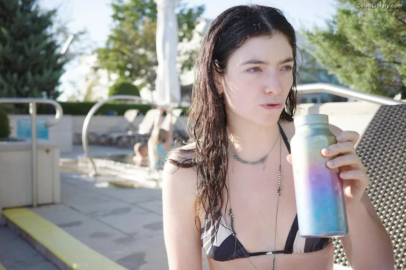 Lorde photo 5 of 540