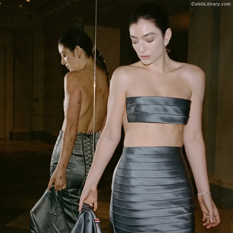Lorde photo 12 of 540